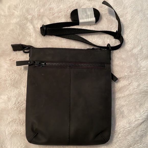 Cochoa leather crossbody bag in black NWT - Picture 2 of 12